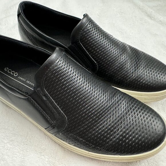 ECCO Women's Black Leather Slip-On Sneakers - Size 39 (8.5 US) - Picture 2 of 7